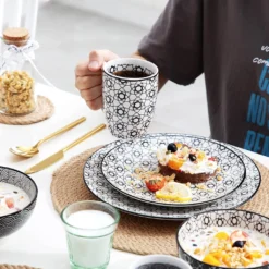 Vancasso, Haruka Porzellan Geschirrservice, 32-teilig Rund Kombiservice Geschirrset Tafelservice Für 8 Personen, Schwarz -LuxeTafel Verkäufe 8065e7434ad0d0f1b5d477fcddad6c5b