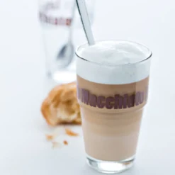 Leonardo Latte Macchiatto Becher 'Solo LM' Mit Löffel, 400ml, Ø 8,5 X 14,7cm (4er Set) -LuxeTafel Verkäufe d4d3aeea47f78f348f9f44fbb374658b